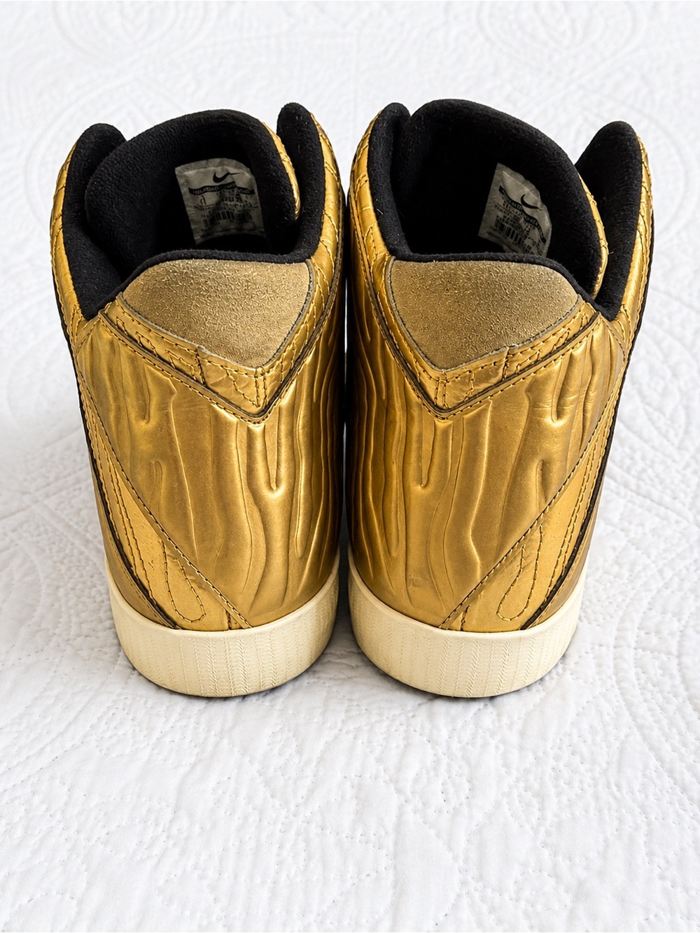 Nike LeBron 11 NSW Lifestyle QS BHM Metallic Gold Sneakers Mens Size 11 64939670 - Picture 2 of 3